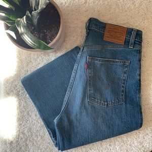 Levi’s Ribcage Straight